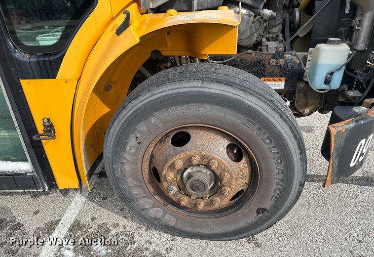 image for item DQ6685 2011 Thomas Built Saf-T-liner C2 school bus