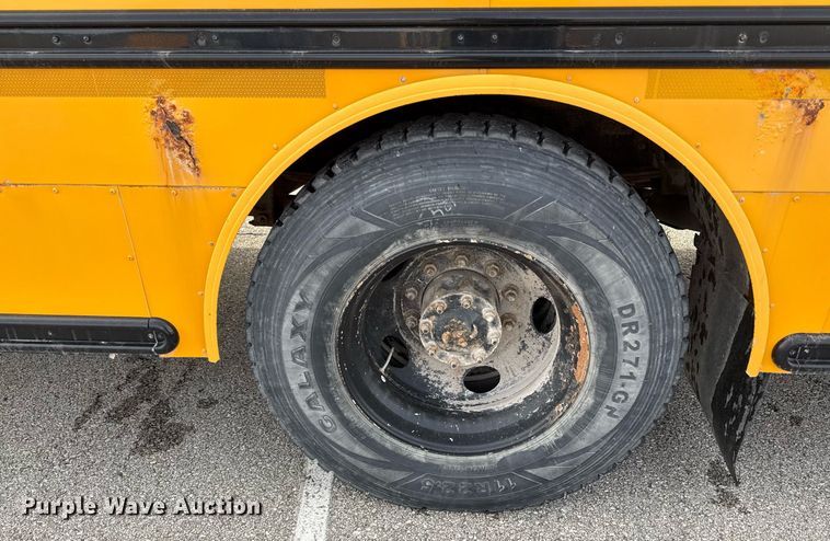 image for item DQ6685 2011 Thomas Built Saf-T-liner C2 school bus