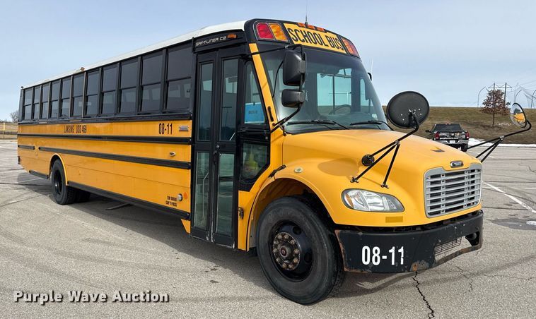 image for item DQ6686 2011 Thomas Built Saf-T-Liner C2 school bus