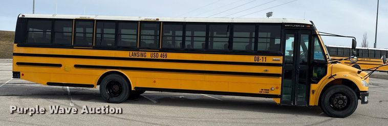 image for item DQ6686 2011 Thomas Built Saf-T-Liner C2 school bus