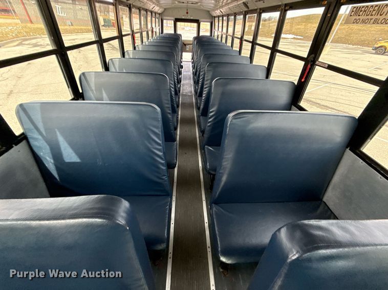 image for item DQ6686 2011 Thomas Built Saf-T-Liner C2 school bus