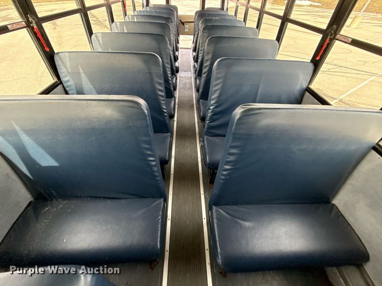 image for item DQ6686 2011 Thomas Built Saf-T-Liner C2 school bus