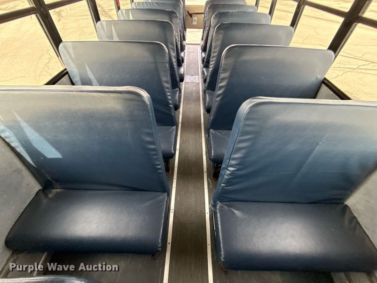 image for item DQ6686 2011 Thomas Built Saf-T-Liner C2 school bus