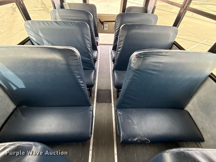 image for item DQ6686 2011 Thomas Built Saf-T-Liner C2 school bus