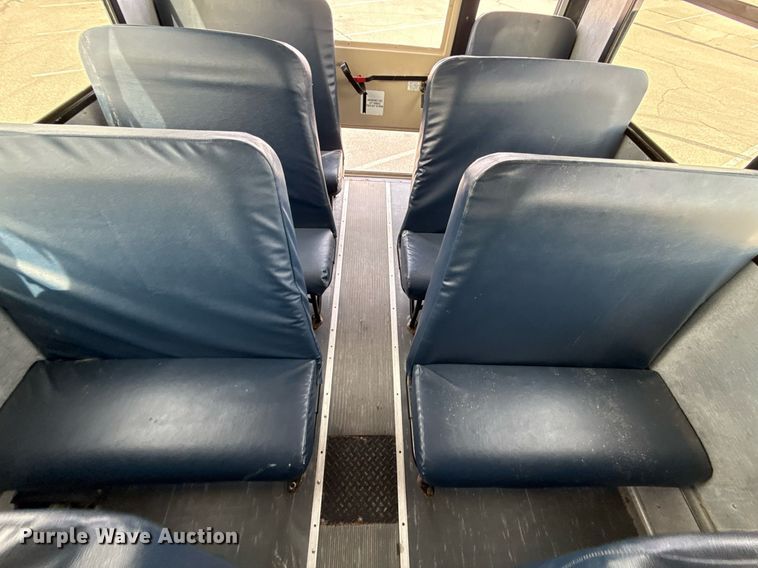 image for item DQ6686 2011 Thomas Built Saf-T-Liner C2 school bus