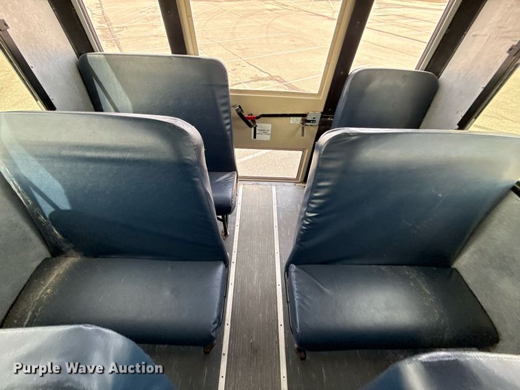 image for item DQ6686 2011 Thomas Built Saf-T-Liner C2 school bus