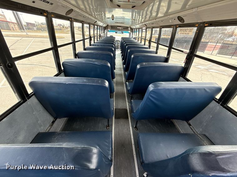 image for item DQ6686 2011 Thomas Built Saf-T-Liner C2 school bus