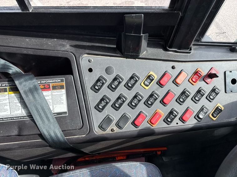 image for item DQ6686 2011 Thomas Built Saf-T-Liner C2 school bus