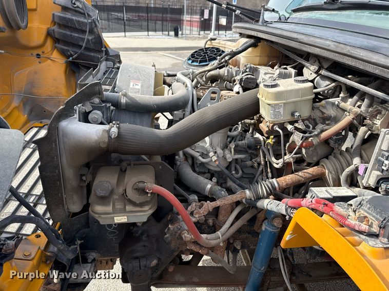 image for item DQ6686 2011 Thomas Built Saf-T-Liner C2 school bus