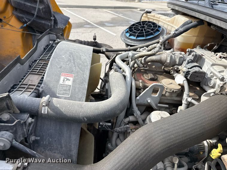 image for item DQ6686 2011 Thomas Built Saf-T-Liner C2 school bus