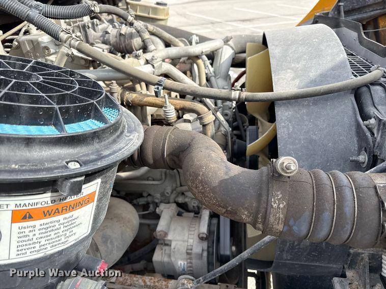 image for item DQ6686 2011 Thomas Built Saf-T-Liner C2 school bus