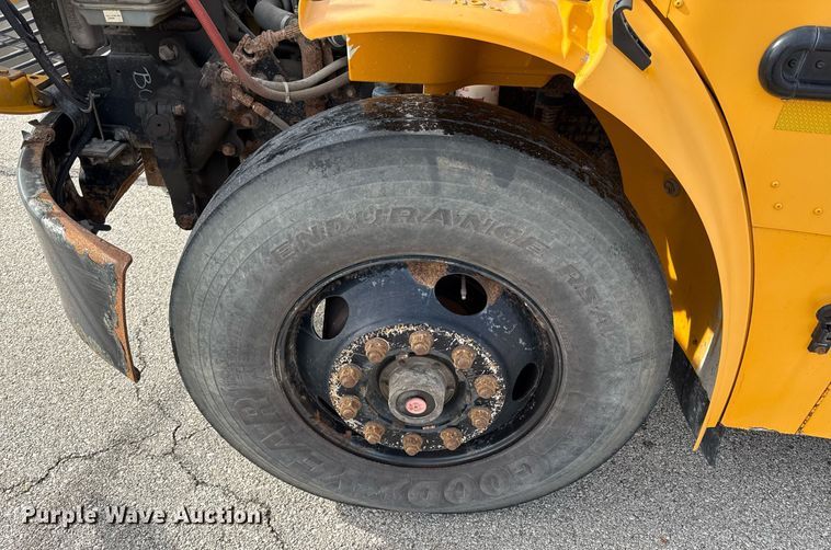 image for item DQ6686 2011 Thomas Built Saf-T-Liner C2 school bus