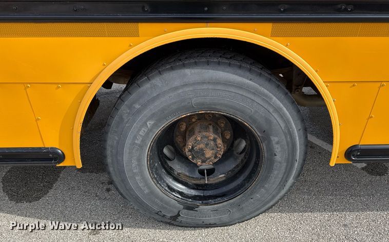 image for item DQ6686 2011 Thomas Built Saf-T-Liner C2 school bus