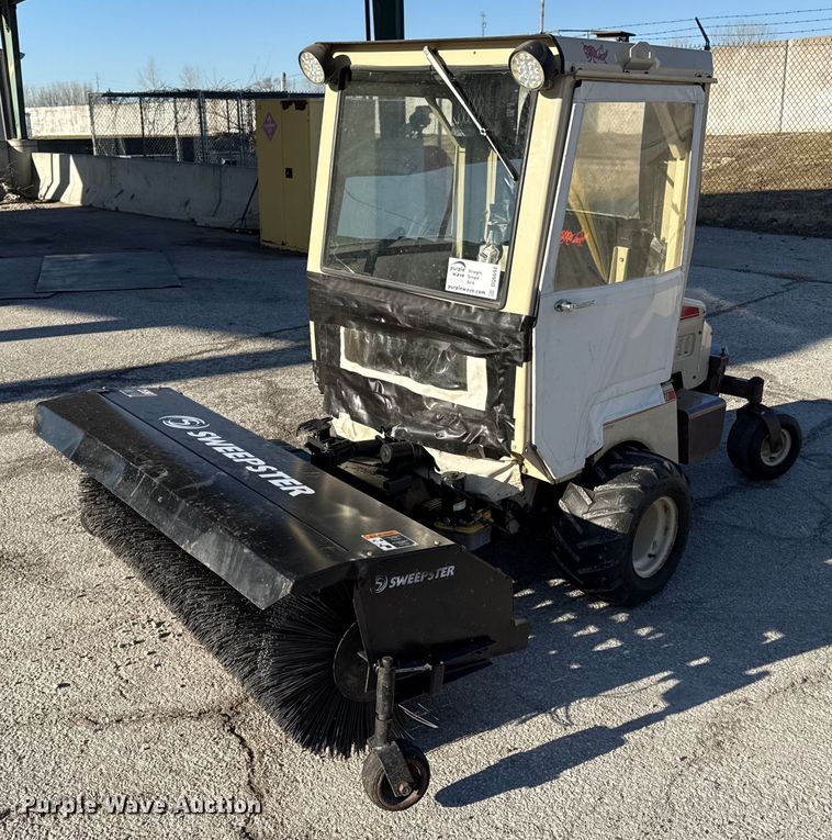 image for item DQ6694 Grasshopper 932 ZTR lawn mower