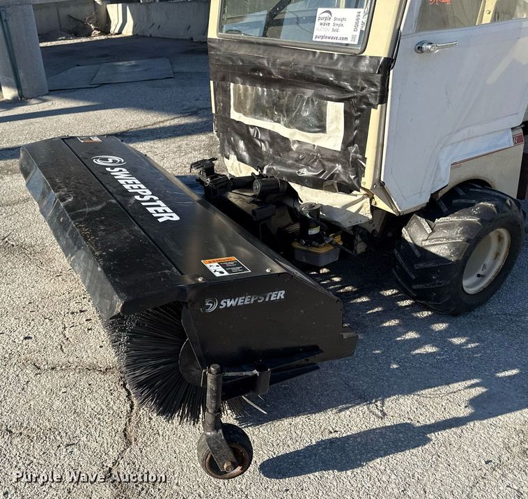 image for item DQ6694 Grasshopper 932 ZTR lawn mower