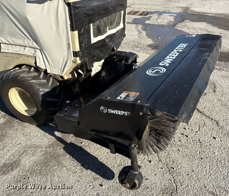 image for item DQ6694 Grasshopper 932 ZTR lawn mower