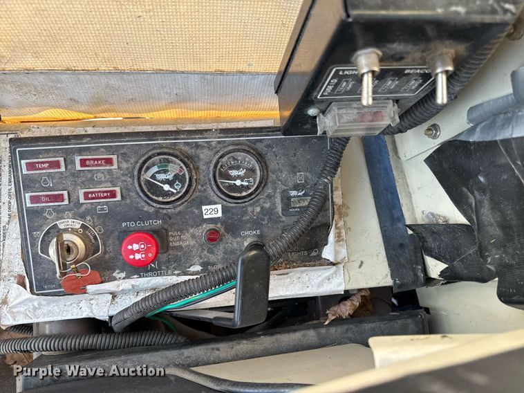 image for item DQ6694 Grasshopper 932 ZTR lawn mower