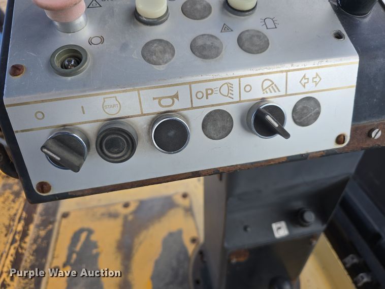 image for item DS4652 1995 Dynapac CC421 double drum vibratory roller