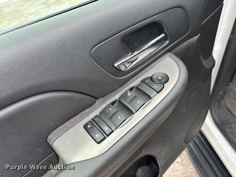 image for item DT0581 2008 Chevrolet Suburban SUV