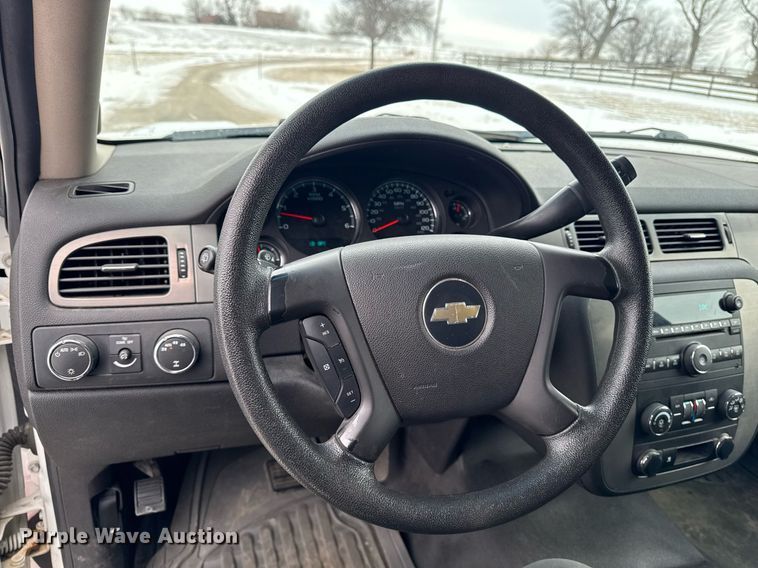 image for item DT0581 2008 Chevrolet Suburban SUV