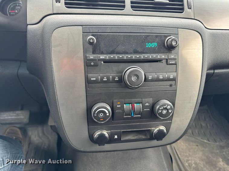 image for item DT0581 2008 Chevrolet Suburban SUV