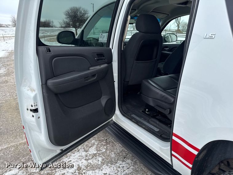 image for item DT0581 2008 Chevrolet Suburban SUV