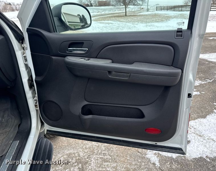 image for item DT0581 2008 Chevrolet Suburban SUV