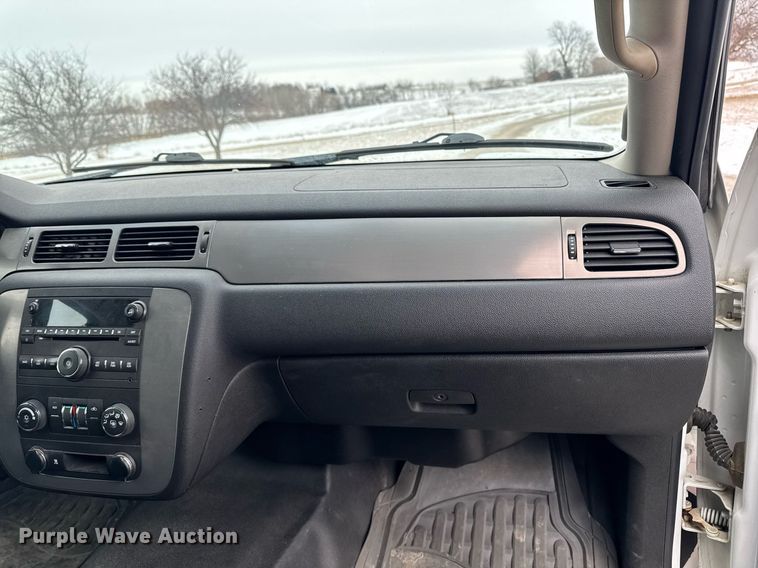 image for item DT0581 2008 Chevrolet Suburban SUV