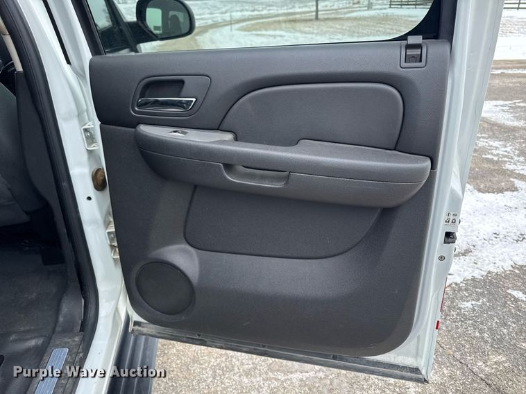 image for item DT0581 2008 Chevrolet Suburban SUV