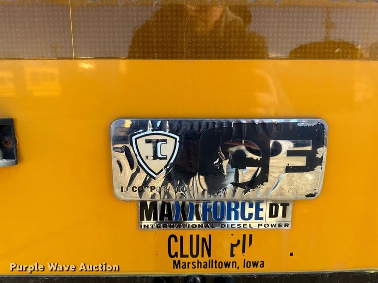 image for item DT0626 2013 IC PB10500 school bus