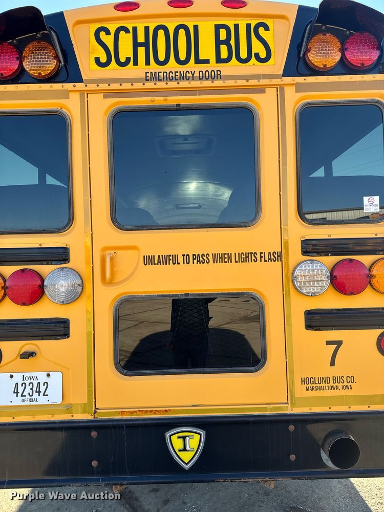 image for item DT0626 2013 IC PB10500 school bus