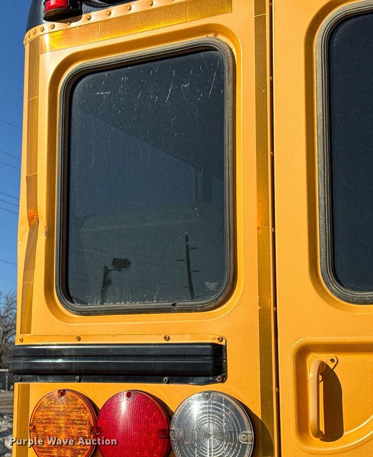 image for item DT0626 2013 IC PB10500 school bus