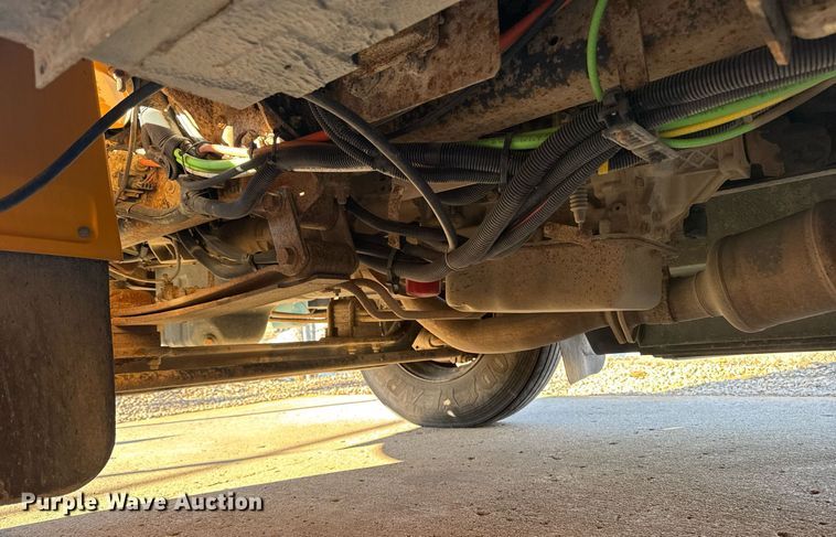 image for item DT0626 2013 IC PB10500 school bus