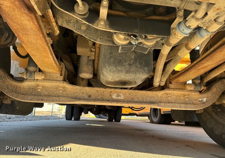 image for item DT0626 2013 IC PB10500 school bus