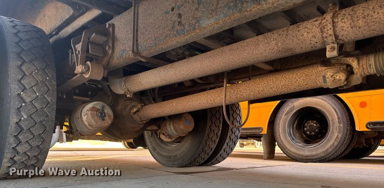 image for item DT0626 2013 IC PB10500 school bus