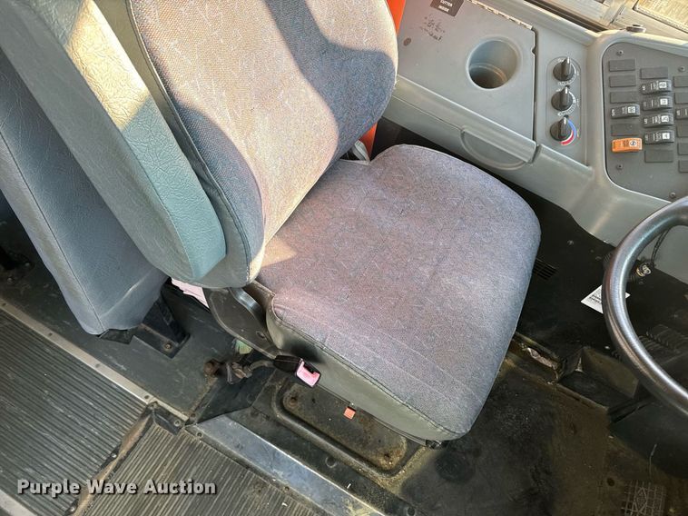 image for item DT0626 2013 IC PB10500 school bus