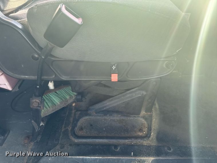 image for item DT0626 2013 IC PB10500 school bus