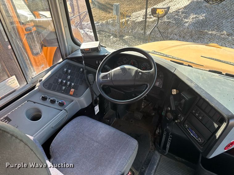 image for item DT0626 2013 IC PB10500 school bus