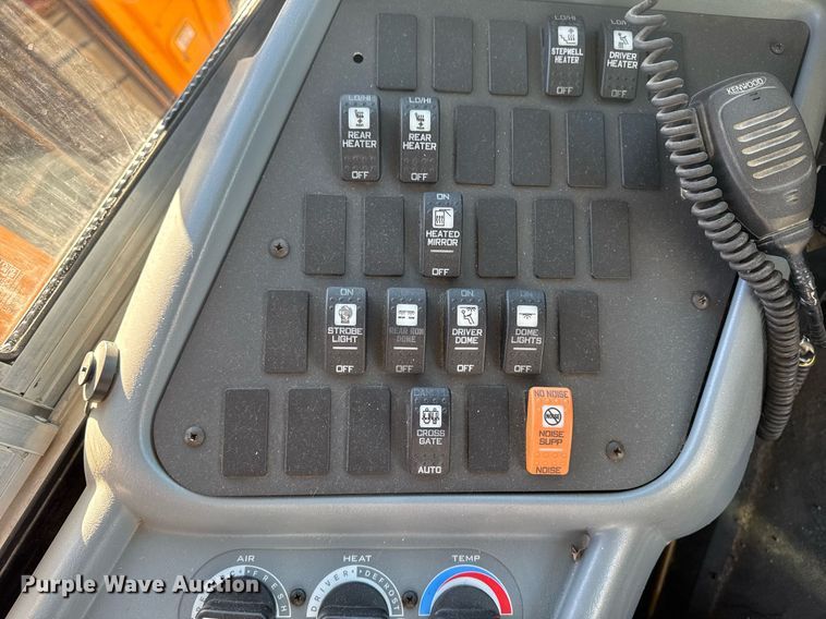 image for item DT0626 2013 IC PB10500 school bus