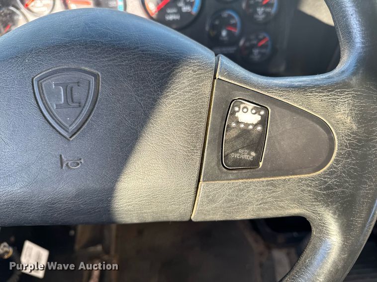 image for item DT0626 2013 IC PB10500 school bus