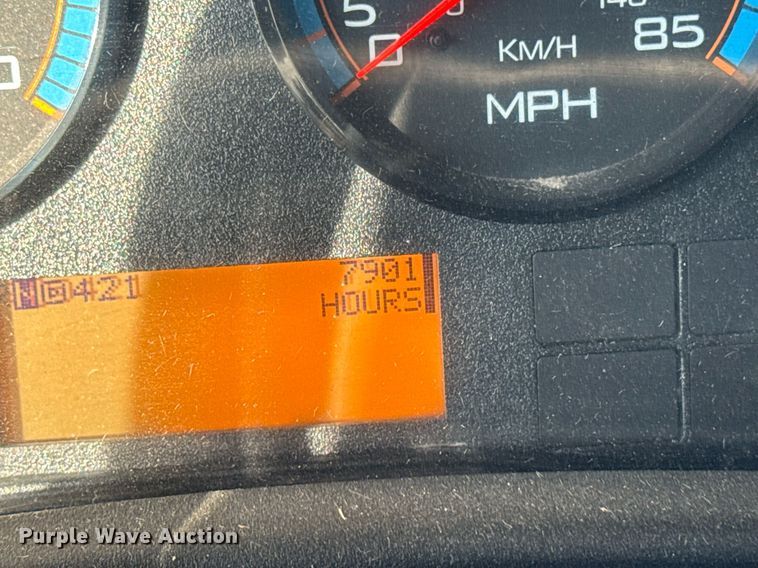 image for item DT0626 2013 IC PB10500 school bus