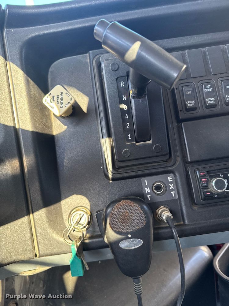 image for item DT0626 2013 IC PB10500 school bus