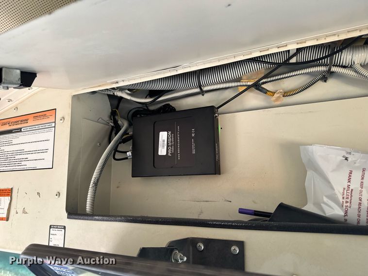 image for item DT0626 2013 IC PB10500 school bus