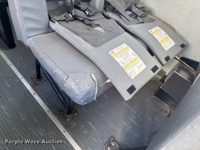 image for item DT0626 2013 IC PB10500 school bus