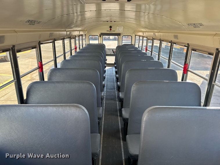 image for item DT0626 2013 IC PB10500 school bus