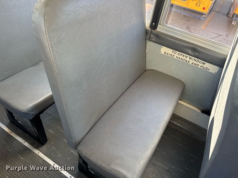 image for item DT0626 2013 IC PB10500 school bus