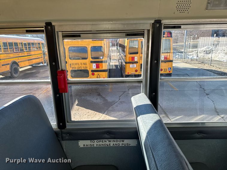 image for item DT0626 2013 IC PB10500 school bus