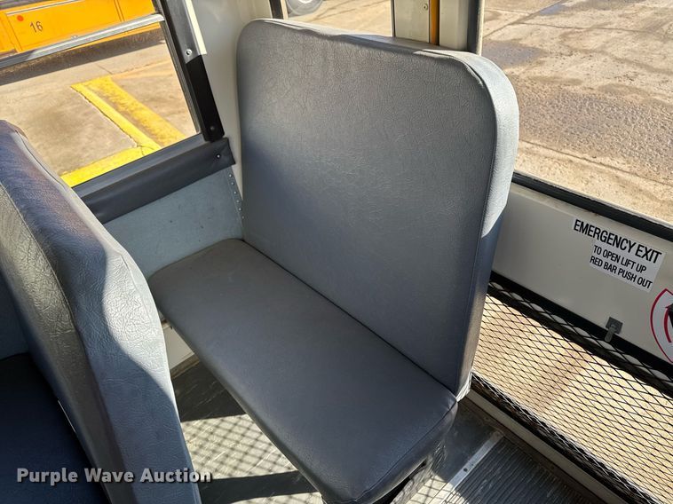 image for item DT0626 2013 IC PB10500 school bus