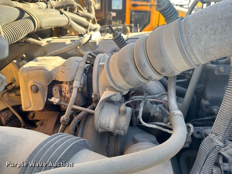 image for item DT0626 2013 IC PB10500 school bus