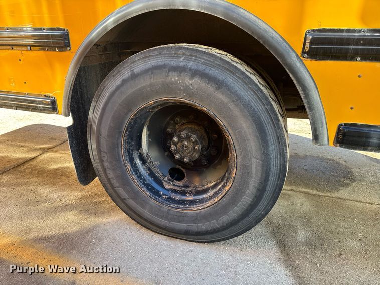 image for item DT0626 2013 IC PB10500 school bus